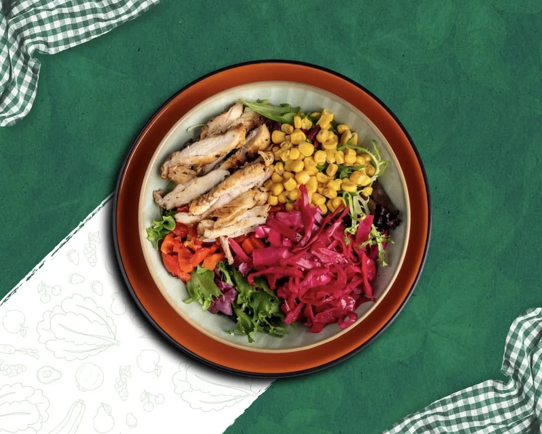 Grilled chicken salad from Salatalarca
